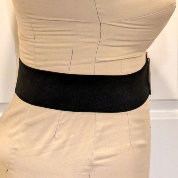 3/$30 EUC Y2K H&M 32" Stretch Belt with Faux Leather Details and Gold Buckle - Picture 3 of 5